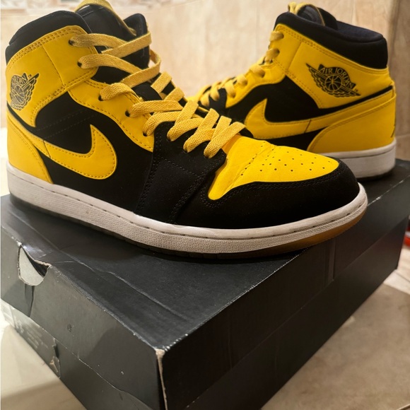 Jordan ‘New Love’(2017’) 1s - Picture 3 of 7